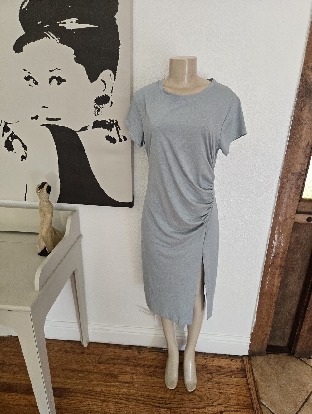 NWT Women's Light Silver Crest Ruched Side-Slit T-Shirt Dress Size Large